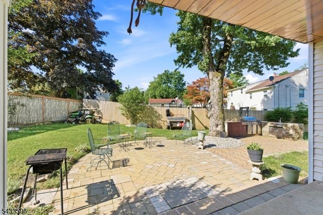 32 Valley View Dr, Mine Hill Twp., NJ 07803