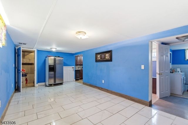 32 Valley View Dr, Mine Hill Twp., NJ 07803