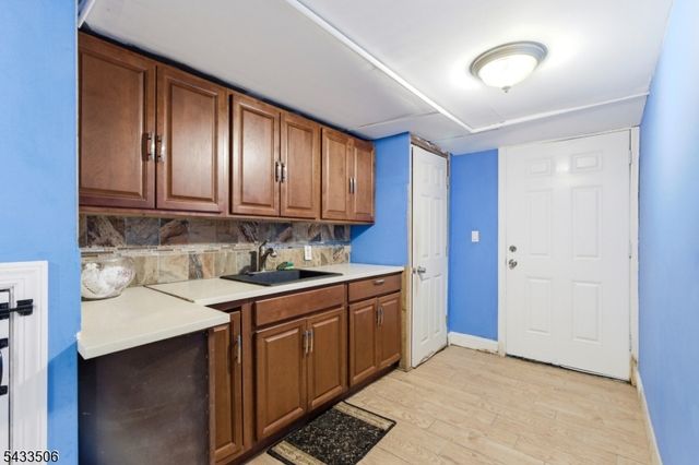 32 Valley View Dr, Mine Hill Twp., NJ 07803