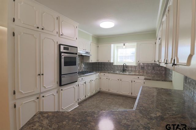 700 David Dr, Tyler, TX 75703