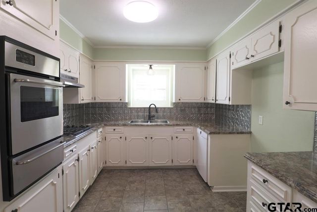 700 David Dr, Tyler, TX 75703