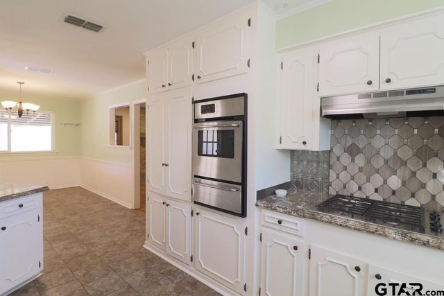 700 David Dr, Tyler, TX 75703