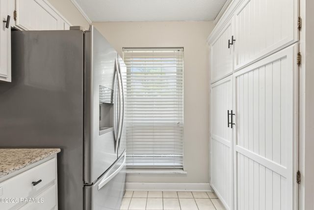 107 Williamsburg Circle E, Lafayette, LA 70508