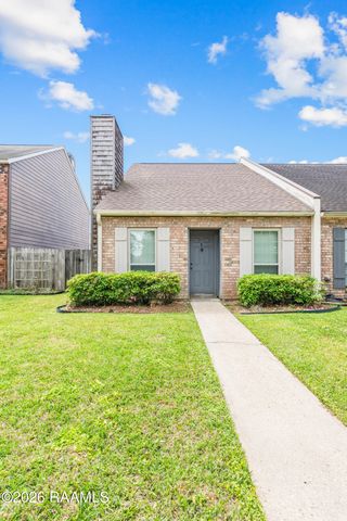 107 Williamsburg Circle E, Lafayette, LA 70508