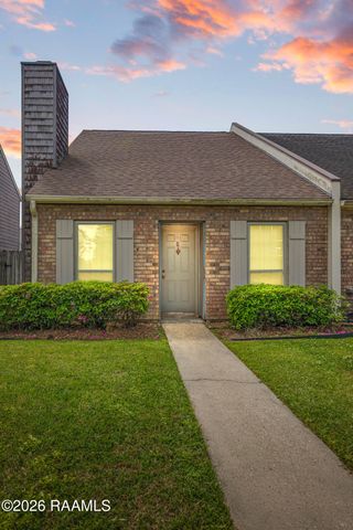 107 Williamsburg Circle E, Lafayette, LA 70508