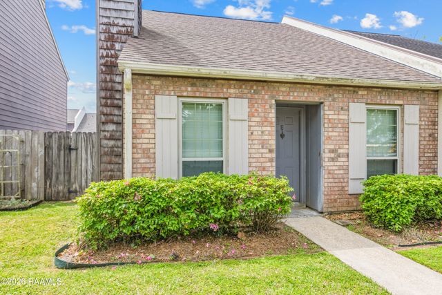 107 Williamsburg Circle E, Lafayette, LA 70508