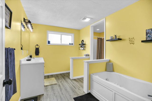 730 E County Road 750, Tuscola, IL 61953