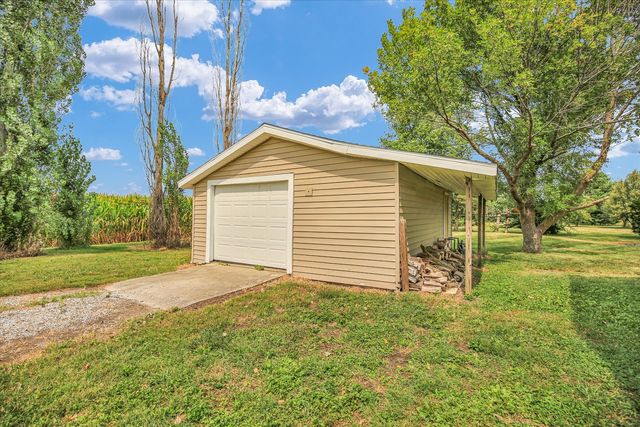 730 E County Road 750, Tuscola, IL 61953