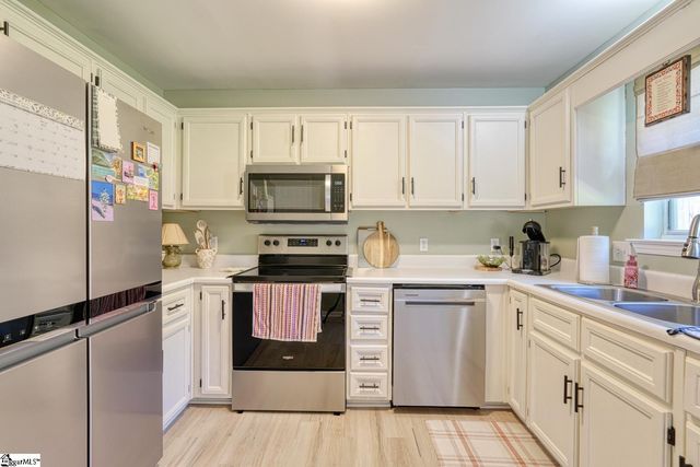 66 Sweetbriar Lane, Spartanburg, SC 29301