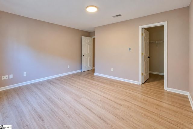 66 Sweetbriar Lane, Spartanburg, SC 29301