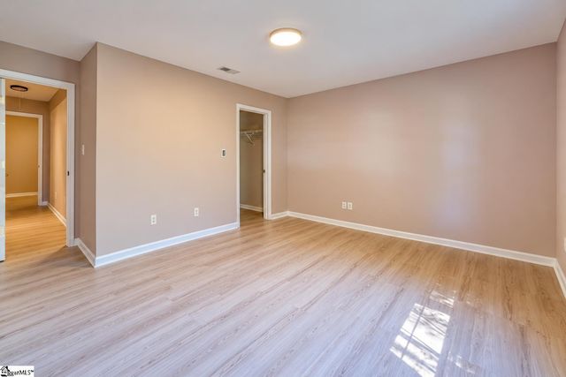 66 Sweetbriar Lane, Spartanburg, SC 29301