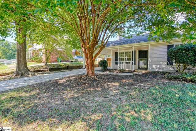 66 Sweetbriar Lane, Spartanburg, SC 29301