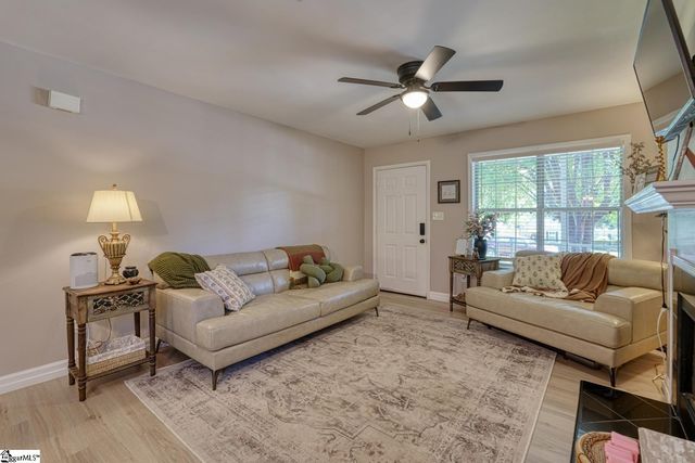 66 Sweetbriar Lane, Spartanburg, SC 29301