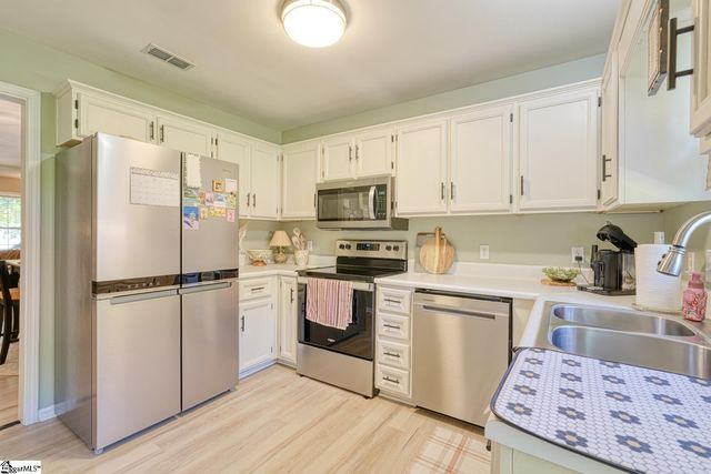 66 Sweetbriar Lane, Spartanburg, SC 29301