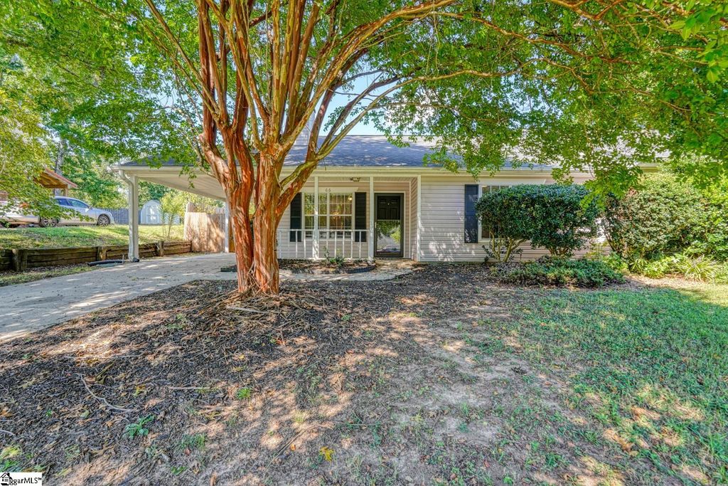 66 Sweetbriar Lane, Spartanburg, SC 29301