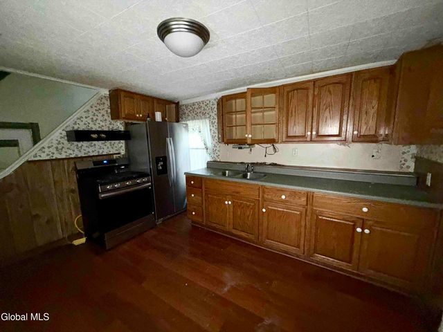 95 11th Street, Troy, NY 12180