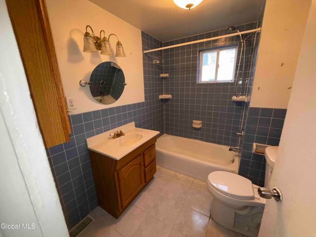 95 11th Street, Troy, NY 12180