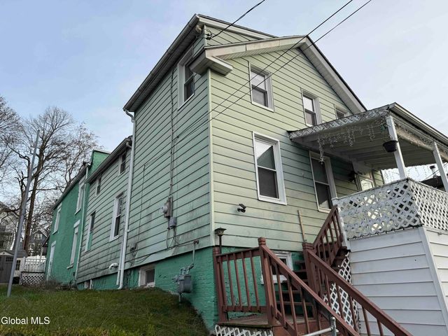 95 11th Street, Troy, NY 12180
