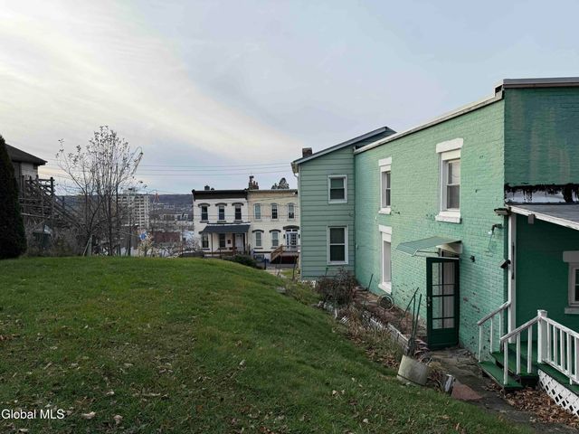 95 11th Street, Troy, NY 12180