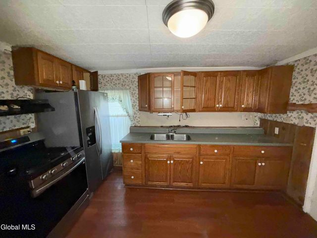 95 11th Street, Troy, NY 12180