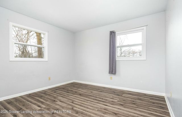 5026 Delray Drive, Lansing, MI 48910