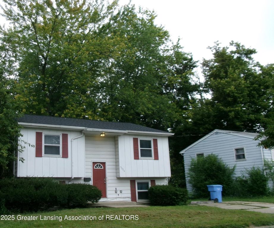 5026 Delray Drive, Lansing, MI 48910