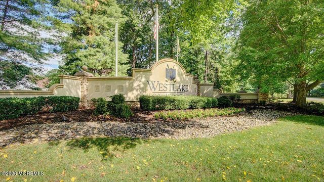20 Crooked Stick Road, Jackson, NJ 08527
