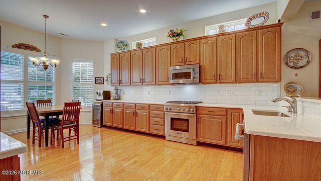 20 Crooked Stick Road, Jackson, NJ 08527