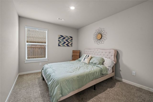 900 W Cottonwood Street, Rogers, AR 72758