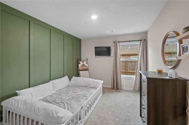 900 W Cottonwood Street, Rogers, AR 72758