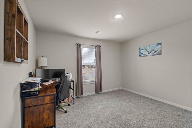 900 W Cottonwood Street, Rogers, AR 72758