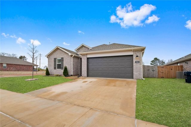 900 W Cottonwood Street, Rogers, AR 72758