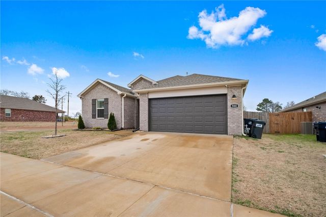 900 W Cottonwood Street, Rogers, AR 72758