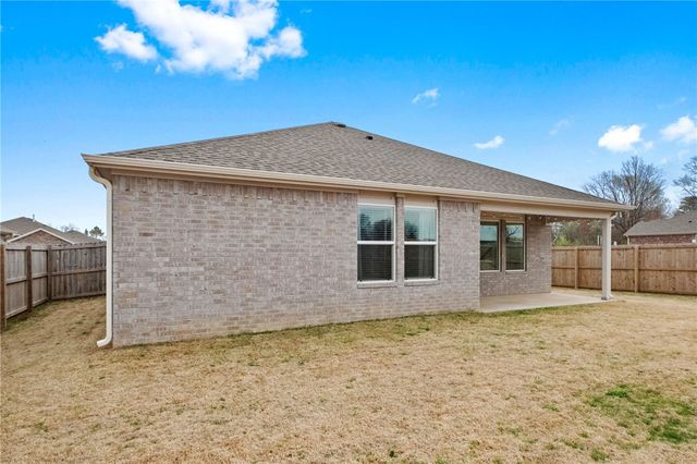 900 W Cottonwood Street, Rogers, AR 72758