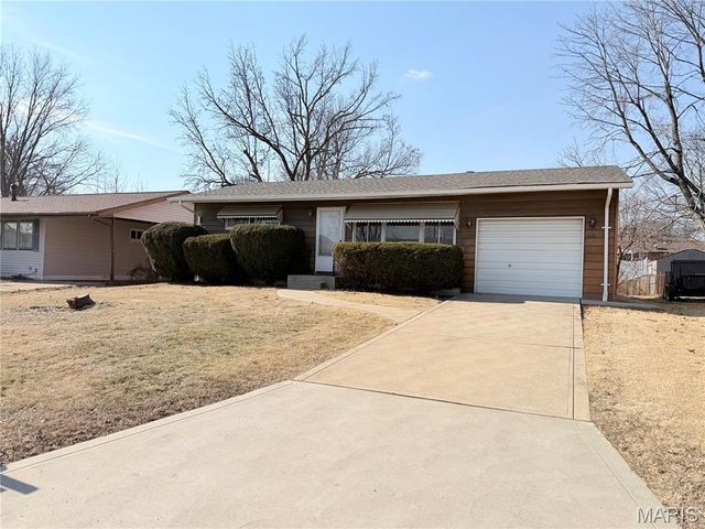 11367 Ranger Drive, St Louis, MO 63128