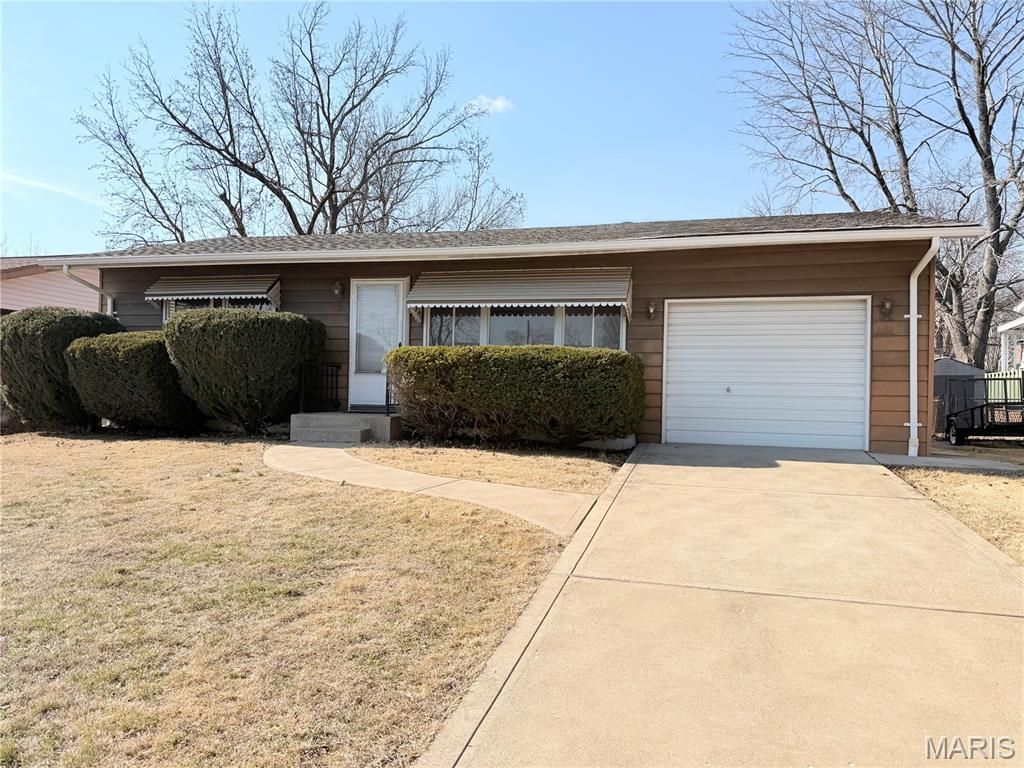 11367 Ranger Drive, St Louis, MO 63128