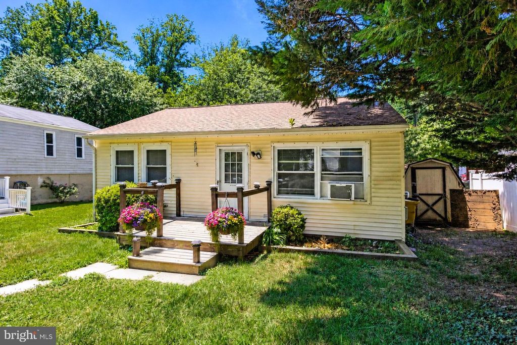 Image 13 of property listing at 906 BUTTONWOOD TRL, Crownsville, MD 21032
