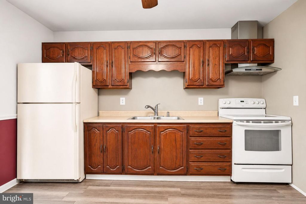 Image 4 of property listing at 906 BUTTONWOOD TRL, Crownsville, MD 21032
