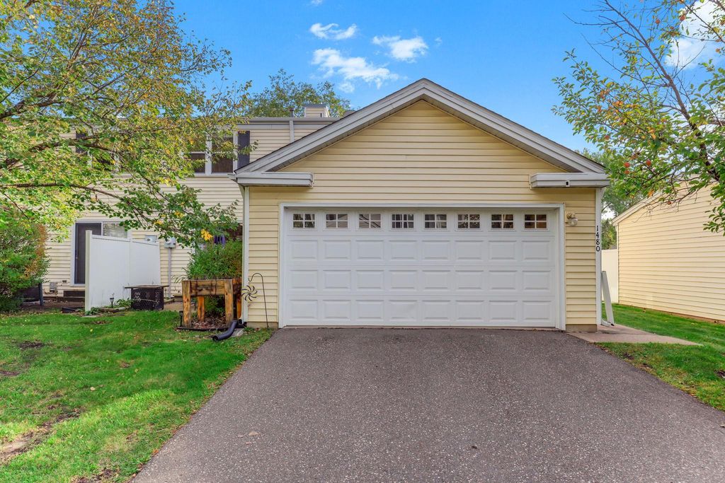 1480 Granada Avenue N, Oakdale, MN 55128 — exterior
