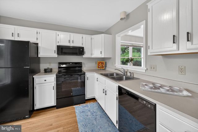 122 HENSEL DR, Shepherdstown, WV 25443