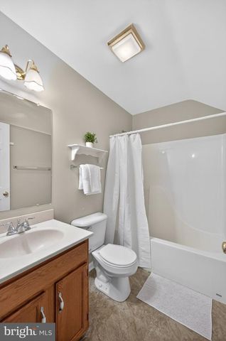 122 HENSEL DR, Shepherdstown, WV 25443