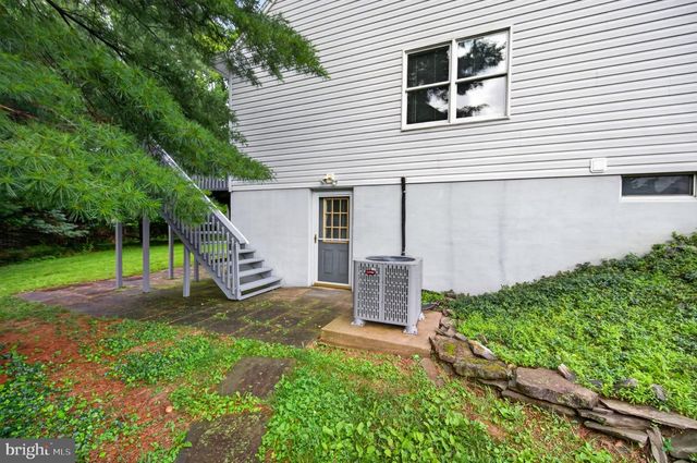 122 HENSEL DR, Shepherdstown, WV 25443