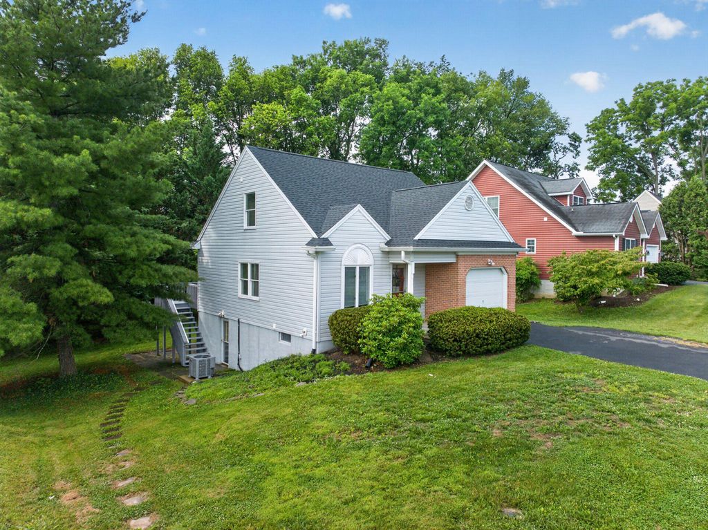 122 HENSEL DR, Shepherdstown, WV 25443