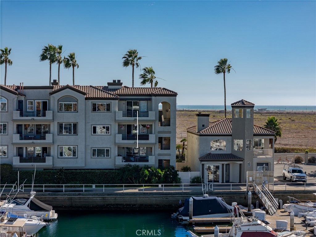 4165 Warner #101, Huntington Beach, CA 92649 — exterior