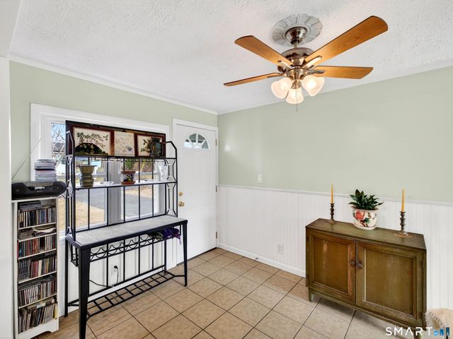 6 Slocum Drive, East Lyme, CT 06357