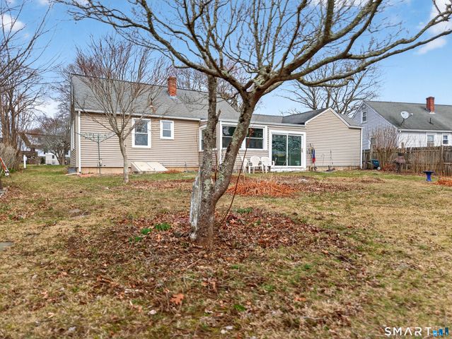 6 Slocum Drive, East Lyme, CT 06357