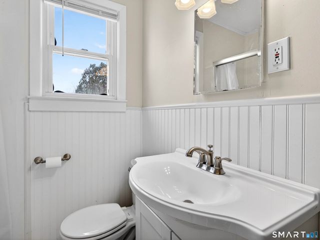 6 Slocum Drive, East Lyme, CT 06357