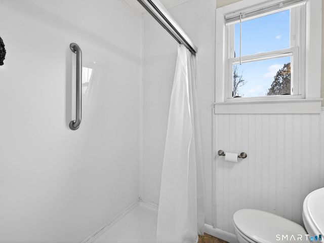 6 Slocum Drive, East Lyme, CT 06357