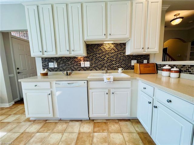 5765 Knoll Court, Lewisville, NC 27023