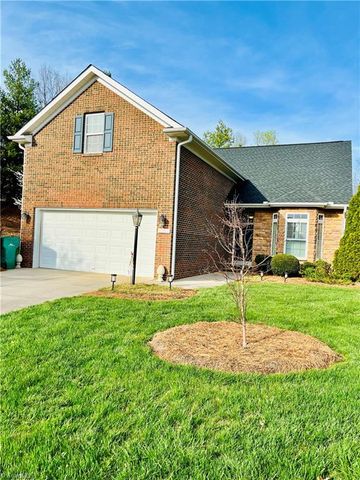 5765 Knoll Court, Lewisville, NC 27023